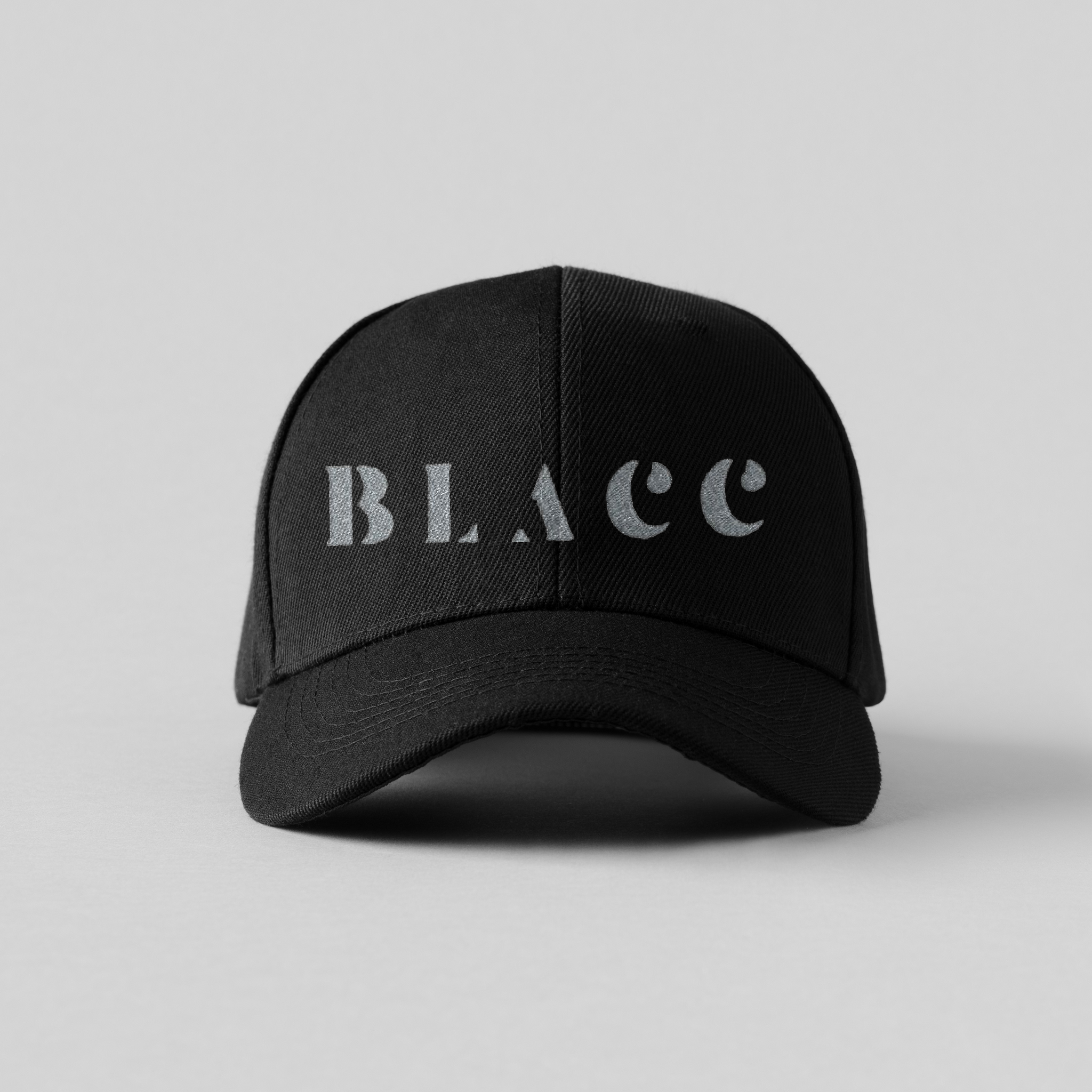 EMBROIDERED LOGO CAP IN BLACK